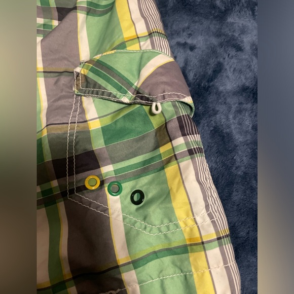 Old Navy Plaid Swimming Shorts Size Medium - Picture 3 of 7